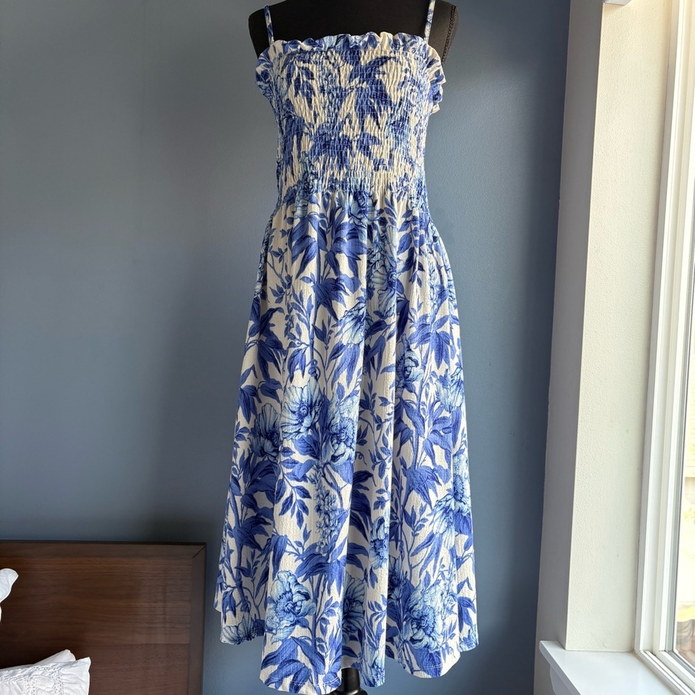 H&M Floral Print Smocked Waist Midi Dress in Blue and White